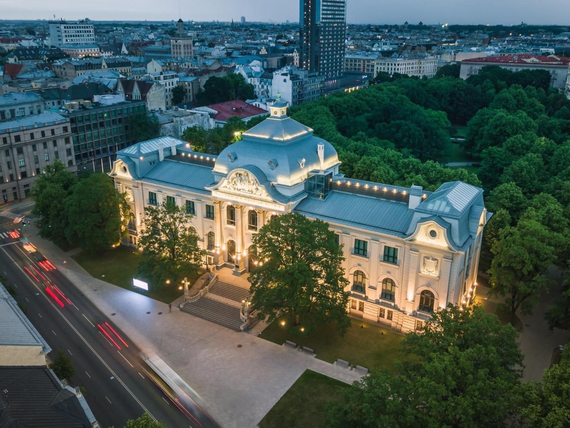 Alunana Lux Jakuzzi Apart, Facade Is Under Renovation, In Riga Art Nouveau Area, Self Check-In Exterior foto
